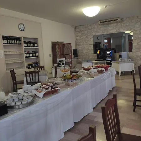 Prestige Miramare Szálloda 3*